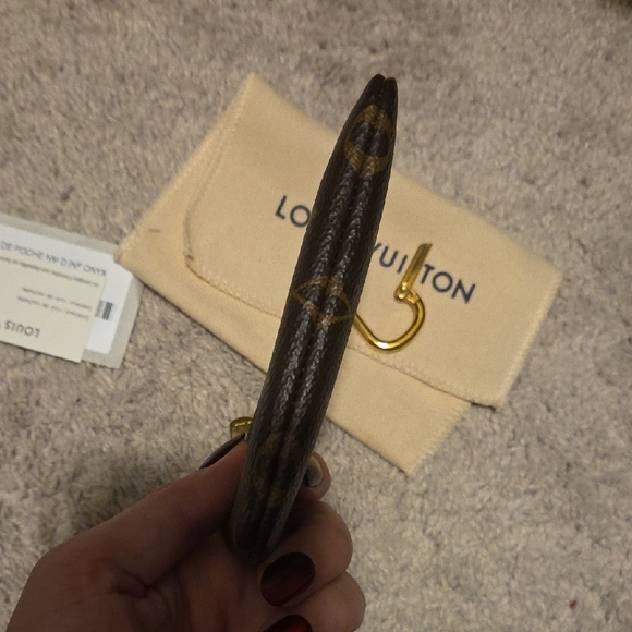 Louis Vuitton Brown Monogram Key Holder - Picture 5 of 8